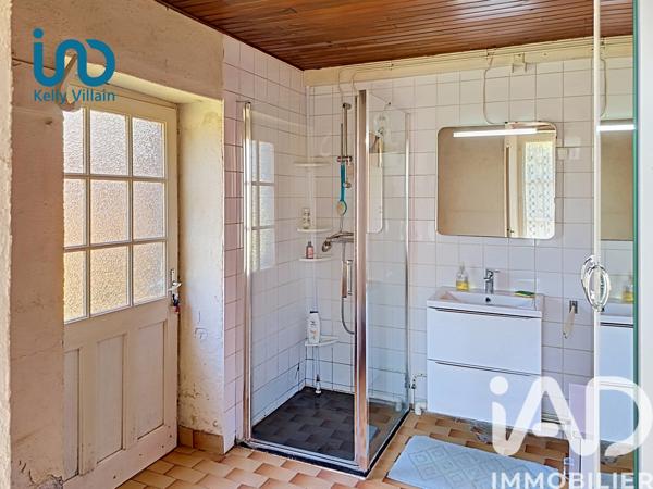 Maison à vendre 4 pièces 166 m² Saint-Christophe-sur-Roc