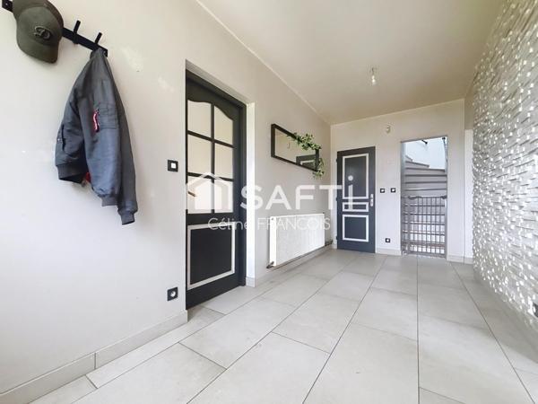 Maison meulière 4ch, 2200m², garages, cave