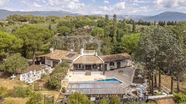 Magnifique villa à vendre proche de Valbonne