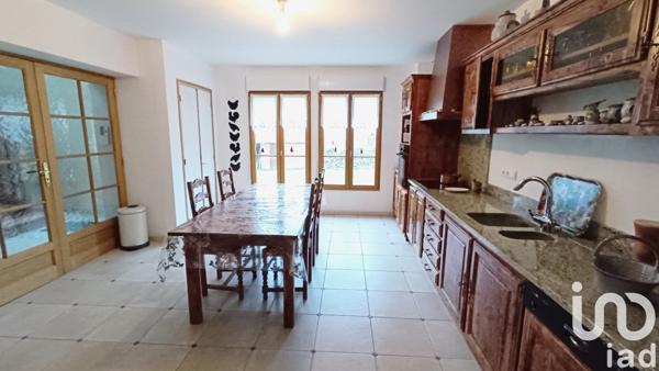 Maison rustique 8 pièces de 184 m² à Chavin (36200)