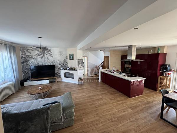 Maison Saint Medard De Guizieres 8 pièce(s) 227 m2