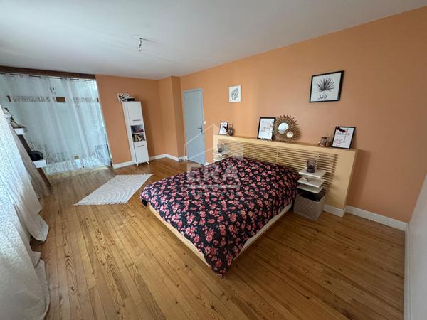 Maison Saint Medard De Guizieres 8 pièce(s) 227 m2