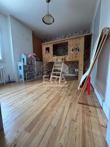 Maison Saint Medard De Guizieres 8 pièce(s) 227 m2