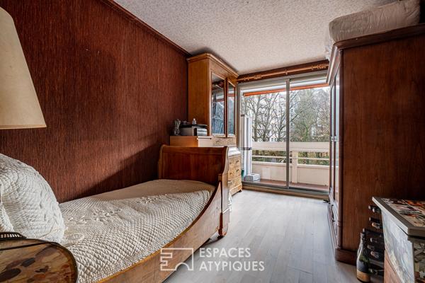 Appartement à rénover dans un cadre arboré avec extérieur proche Point du jour