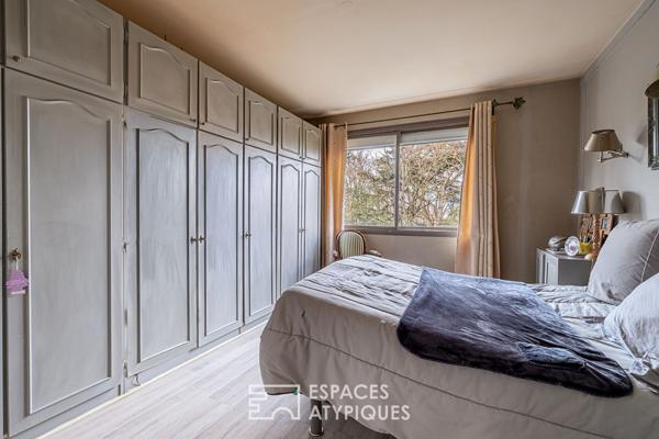 Appartement à rénover dans un cadre arboré avec extérieur proche Point du jour