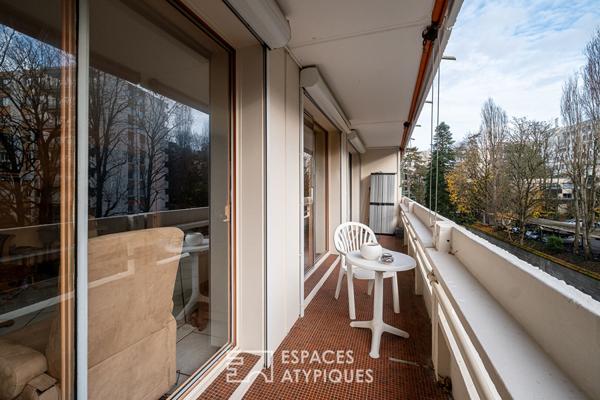 Appartement à rénover dans un cadre arboré avec extérieur proche Point du jour