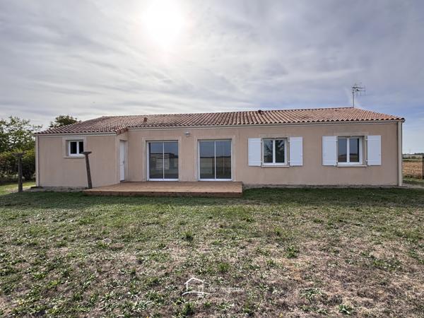 Pavillon T5 100m² Rouillé (86480)