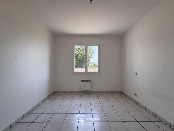 Pavillon T5 100m² Rouillé (86480)