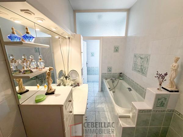 Appartement 5 pièce(s) 3 chambre(s) 147.29 m²