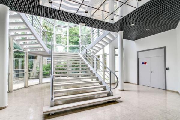 Bureaux à louer à Eragny cadre verdoyant dans immeuble indépendant