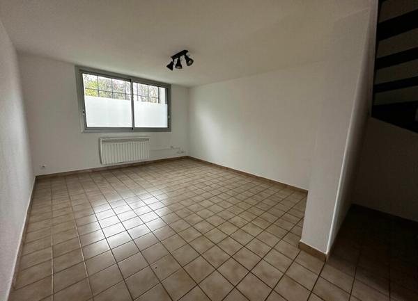 Appartement à louer    2 pièces •  Joyeuse