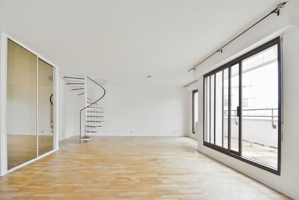 DUPLEX DERNIER ETAGE 4 P  TERRASSES & PARKINGS