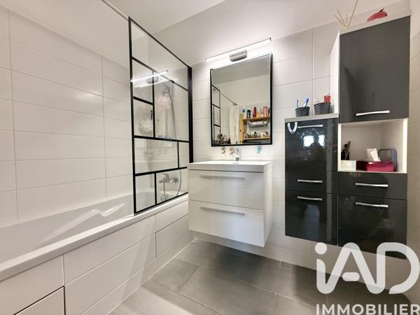 Appartement à vendre 3 pièces 74 m² Saint-Laurent-du-Var