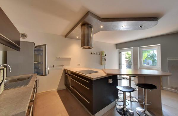 Maison atypique avec cour intérieur au coeur de LA TRONCHE