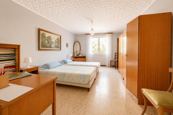 A vendre propriété de charme, 8 pièce(s) L Isle Jourdain 278 m2