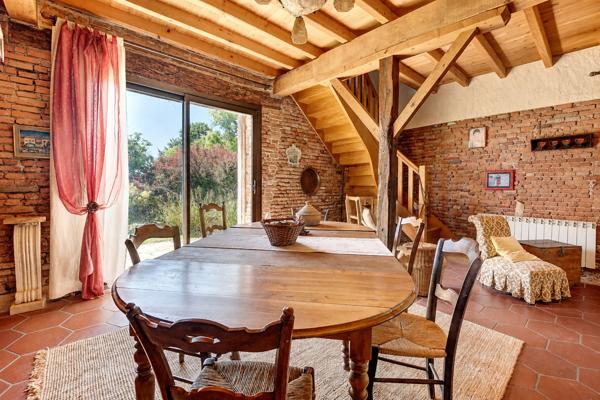 A vendre propriété de charme, 8 pièce(s) L Isle Jourdain 278 m2