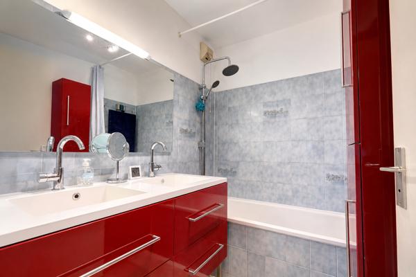 A vendre propriété de charme, 8 pièce(s) L Isle Jourdain 278 m2