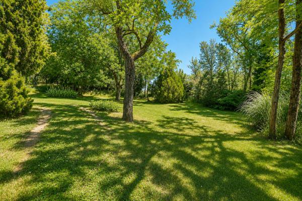 A vendre propriété de charme, 8 pièce(s) L Isle Jourdain 278 m2