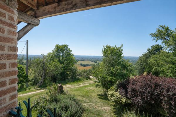 A vendre propriété de charme, 8 pièce(s) L Isle Jourdain 278 m2