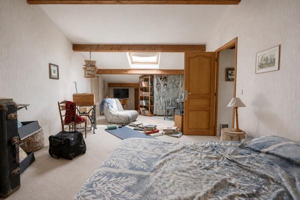 A vendre propriété de charme, 8 pièce(s) L Isle Jourdain 278 m2