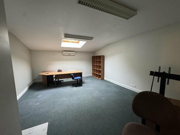TOURS SUD JOUE - BUREAUX A LOUER 29 M² FACILITE DE STATIONNEMENT - PROXIMITE A10