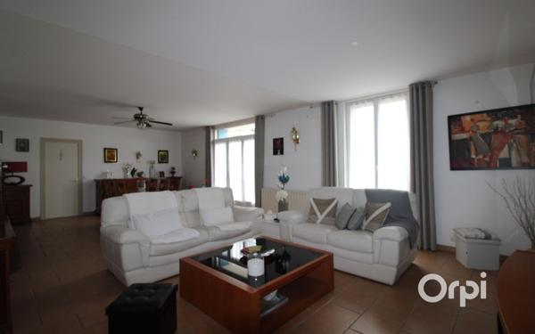 Maison à vendre    5 pièces •  Le Gua