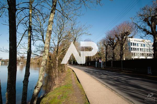 Appartement Rueil Malmaison 5 pièce(s) 105.56 m2 695 000 € **  - Référence  20003
