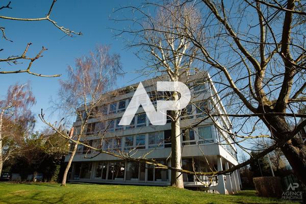 Appartement Rueil Malmaison 5 pièce(s) 105.56 m2 695 000 € **  - Référence  20003