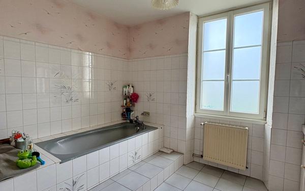 Maison à vendre    6 pièces •  Nalliers