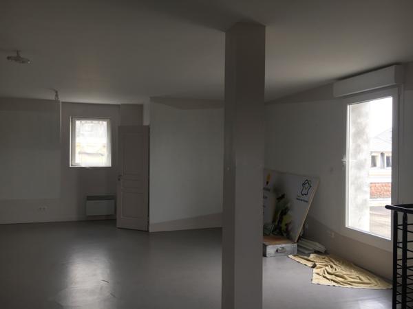 IMMEUBLE DE BUREAUX A LOUER - 219 M2 - SAINT-QUENTIN