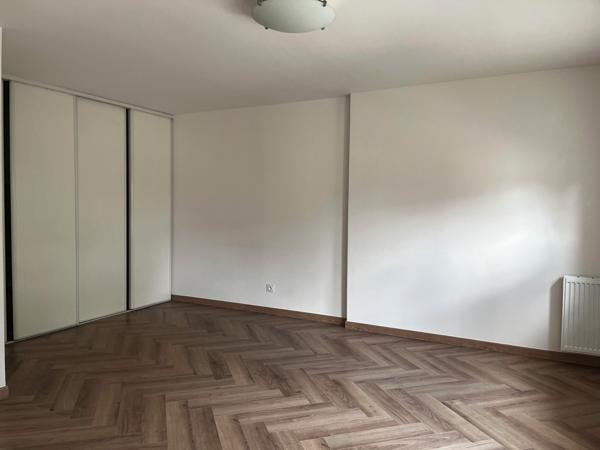 Magnifique appartement F1 entièrement rénové d'une superficie de 34,40m² idéalement situé proche du centre ville de Luzarches