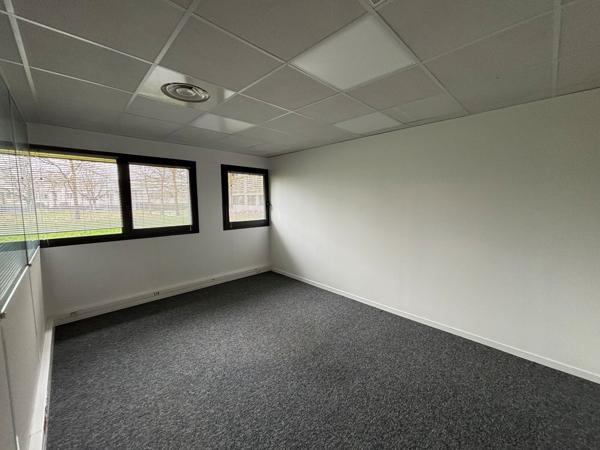 Bureaux à louer à Saint-Herblain avec ascenseur et parkings couverts