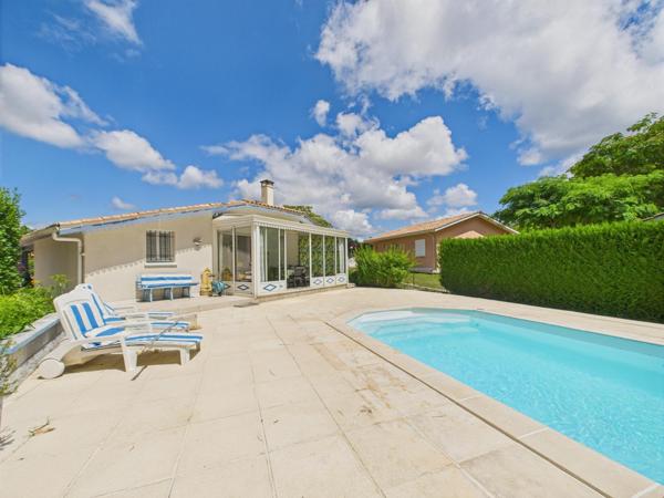 CHARMANTE MAISON T5 AVEC PISCINE ET GARAGE