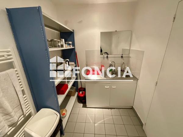 À vendre Local commercial 76 m² - Villeurbanne 69100