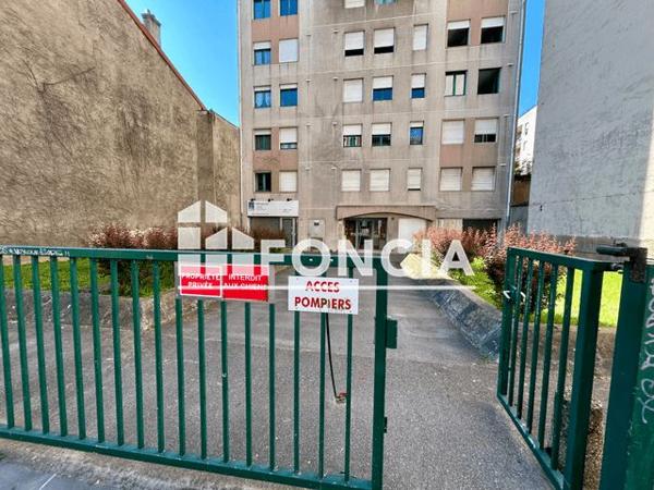 À vendre Local commercial 76 m² - Villeurbanne 69100