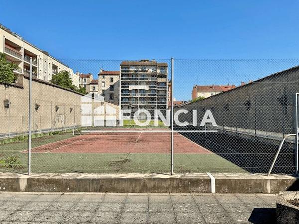À vendre Local commercial 76 m² - Villeurbanne 69100