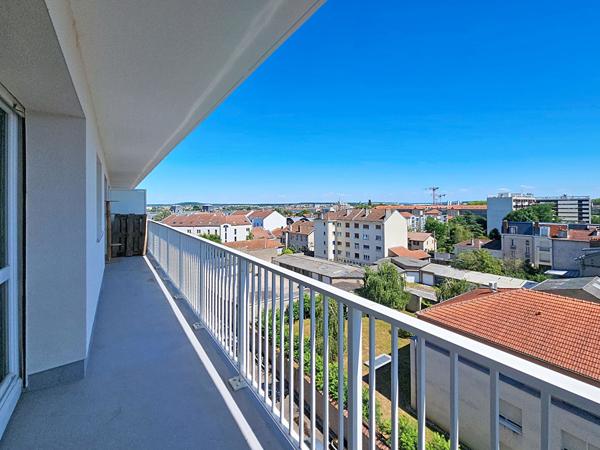 Appartement F2 de 42 m² avec grand balcon, parking privatif et cave ? Quartier Saurupt / Jeanne d'Arc / Leclerc