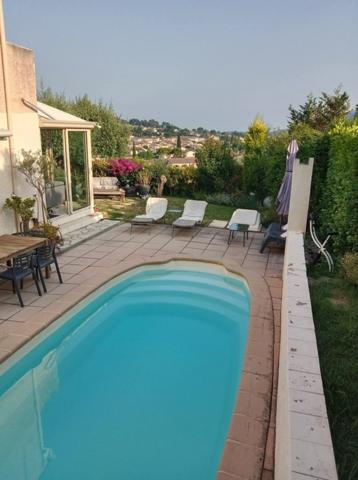 PEGOMAS MAISON 3P 94 M2 PISCINE 300 M2 TERRAIN RESIDENCE SECURISEE