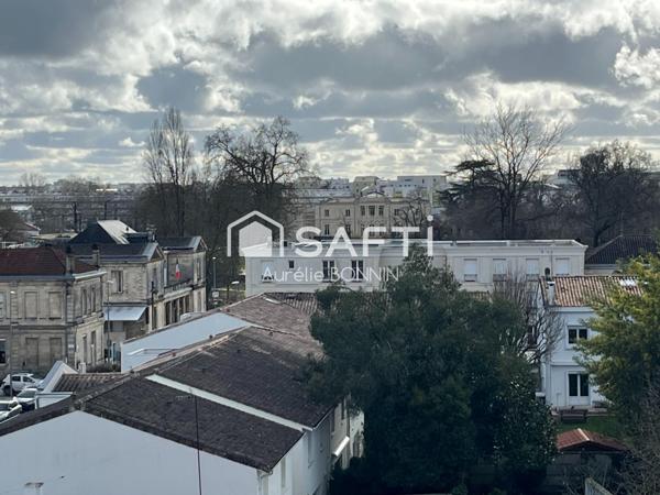 Talence Forum - Bel appartement 3 pièces de 78m² hab au dernier étage vendu avec un cellier et un parking privatif
