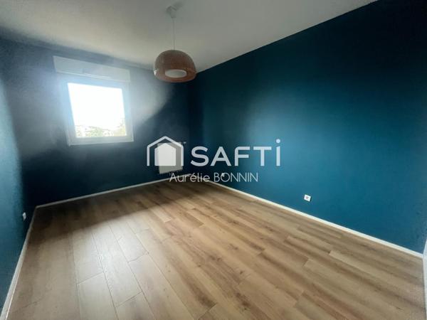 Talence Forum - Bel appartement 3 pièces de 78m² hab au dernier étage vendu avec un cellier et un parking privatif