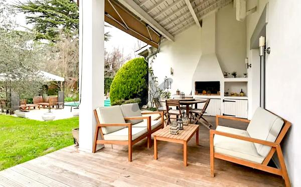 SAINT-CYR-AU-MONT-D’OR – VILLA D' ARCHITECTE AVEC PARC PAYSAGER ET PISCINE