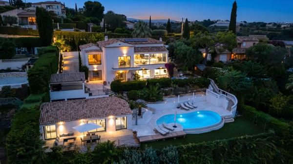 Vente Maison contemporaine Cagnes-sur-Mer 9 Pièces 314 m²
