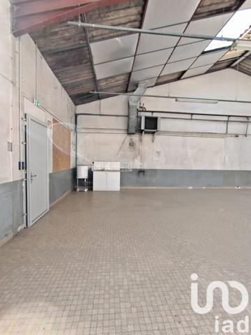 Maison 1 pièce de 253 m² à Saint-Amand-sur-Sèvre (79700)