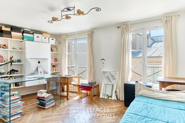 Duplex en dernier étage traversant – Quartier Martyrs