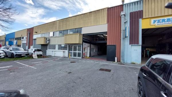 Location / Local activité à Mandelieu-la-Napoule (06210)