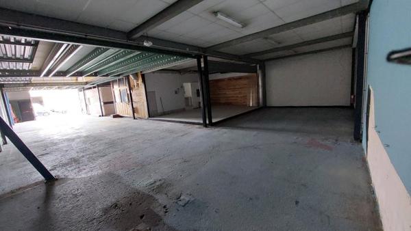 Location / Local activité à Mandelieu-la-Napoule (06210)