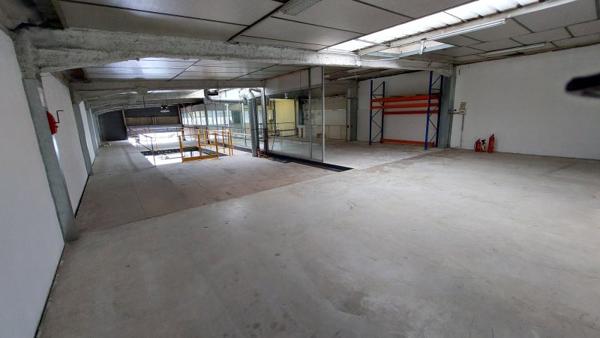 Location / Local activité à Mandelieu-la-Napoule (06210)
