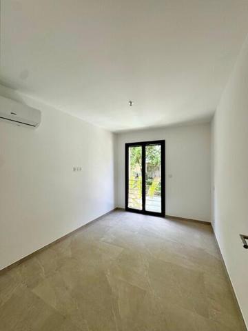 Roquebrune-sur-Argens Var - villa neuve de 2025 avec piscine 3 chambres-à saisir !