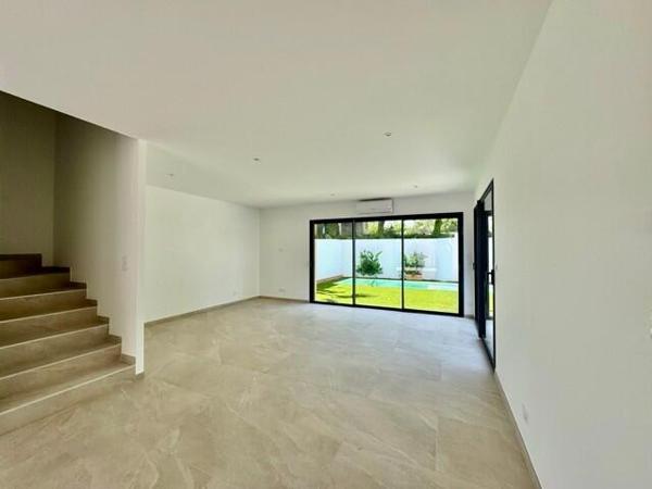 Roquebrune-sur-Argens Var - villa neuve de 2025 avec piscine 3 chambres-à saisir !