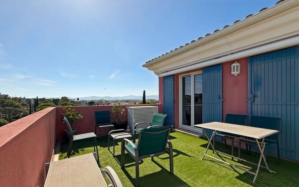 Appartement à vendre    4 pièces • 96 m2 Saint-Raphaël